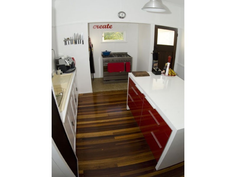 8 Tathra Street, Stafford QLD 4053