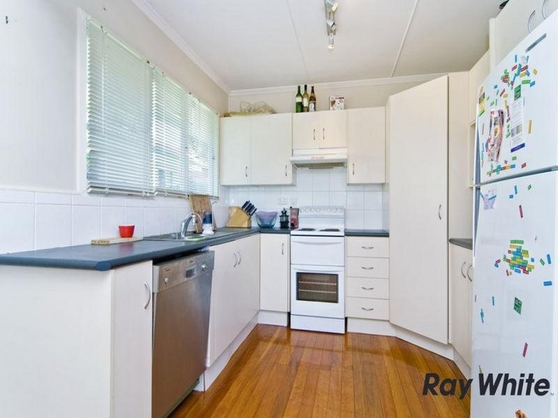 6 Mendel Street, Stafford Heights QLD 4053