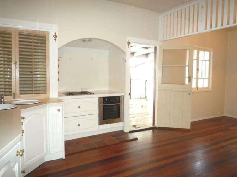 89 Finsbury Street, Newmarket QLD 4051