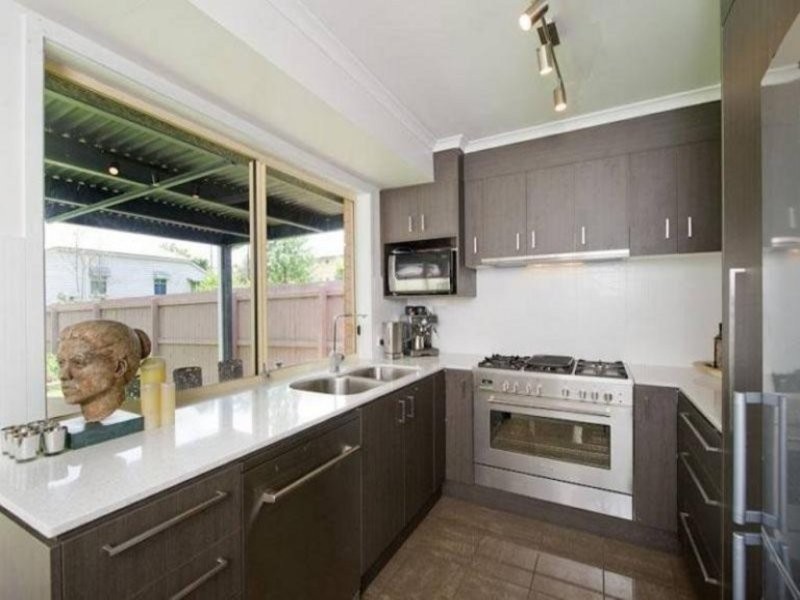 2 Murrell Street, Newmarket QLD 4051