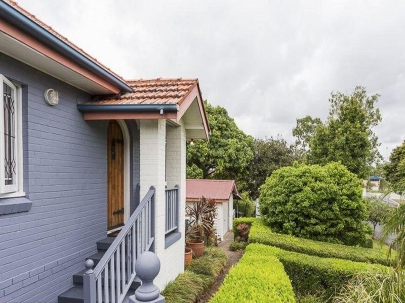 8 Mercer Avenue, Kedron QLD 4031