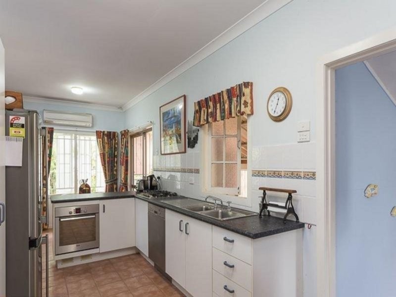 8 Mercer Avenue, Kedron QLD 4031