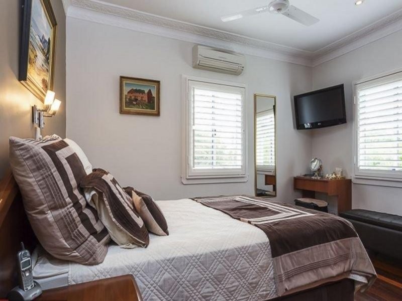 8 Mercer Avenue, Kedron QLD 4031