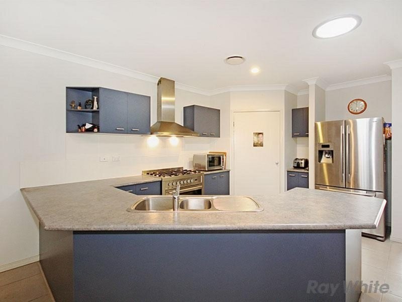 2 Pickering Place, Upper Kedron QLD 4055