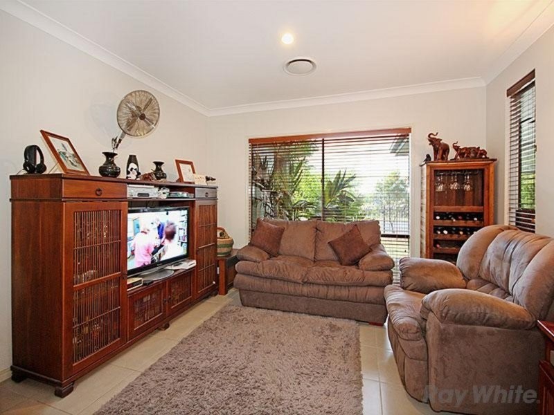 2 Pickering Place, Upper Kedron QLD 4055