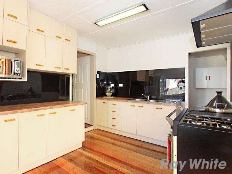 11 Pullen Road, Everton Park QLD 4053