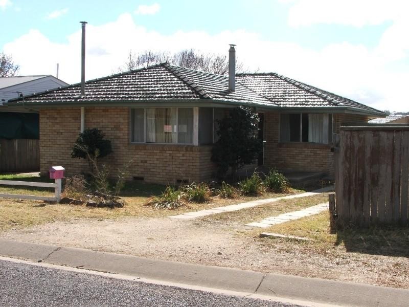 5 Oliver Ave, Armidale NSW 2350