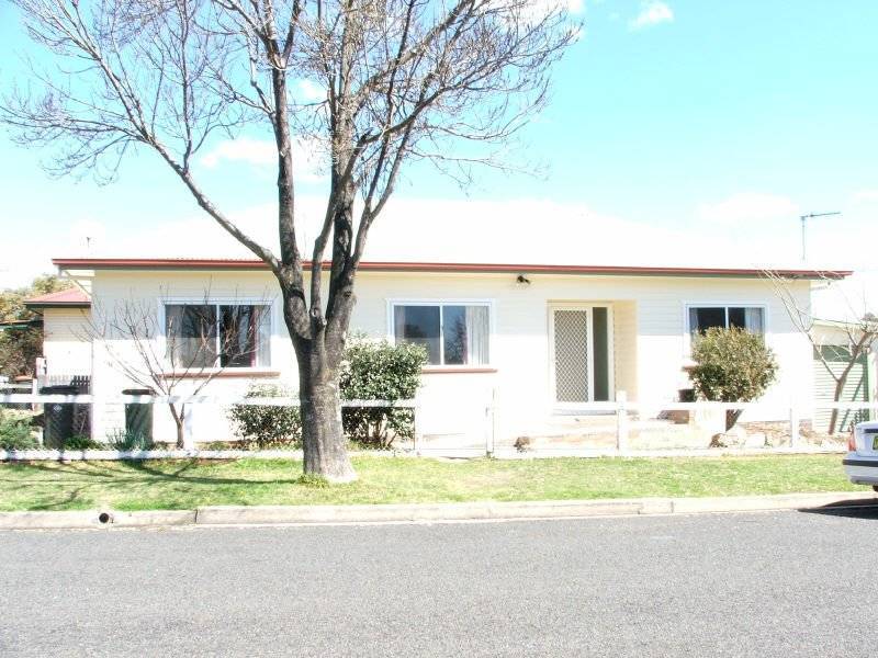 182 Chapel Street, Armidale NSW 2350