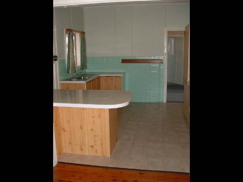 182 Chapel Street, Armidale NSW 2350