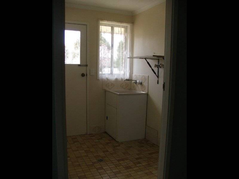 12 Mckeon Avenue, Armidale NSW 2350