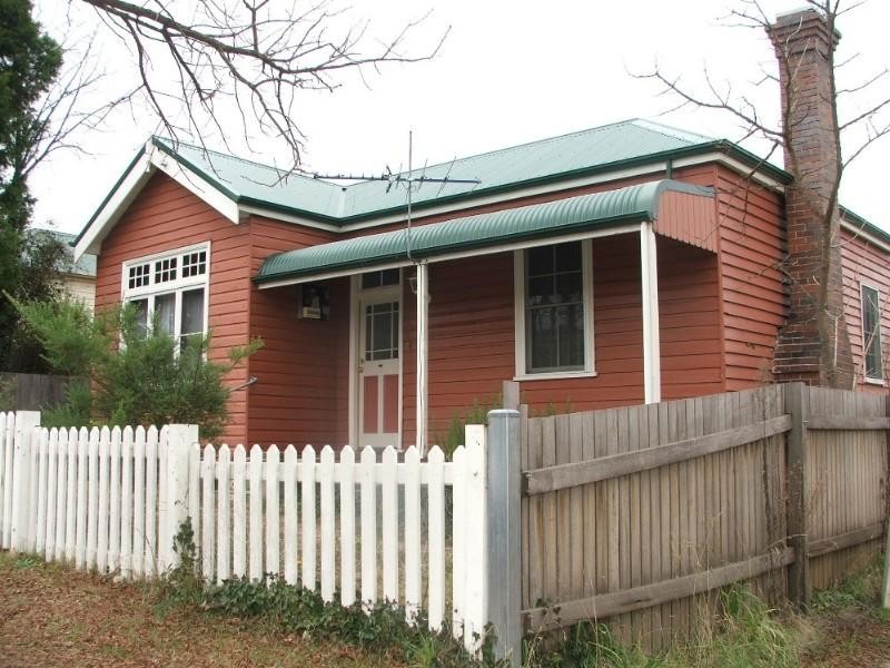 21 Marsh Street, Armidale NSW 2350