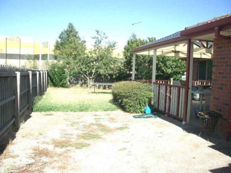 29 Sandalwood Drive, Narre Warren VIC 3805