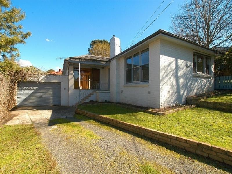 11 Aurisch Avenue, Glen Waverley VIC 3150