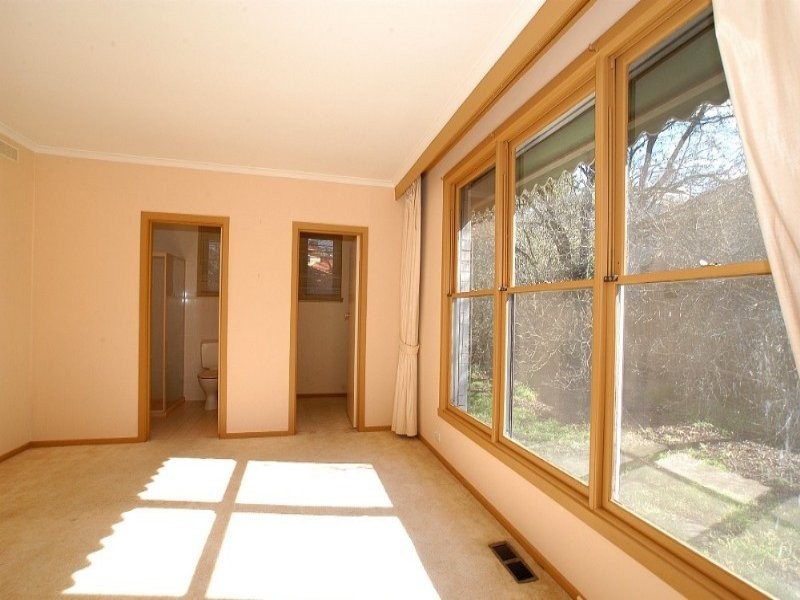 11 Aurisch Avenue, Glen Waverley VIC 3150