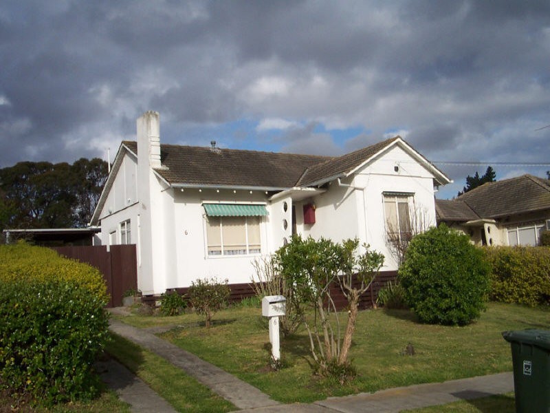 6 Melinga Crescent, Chadstone VIC 3148