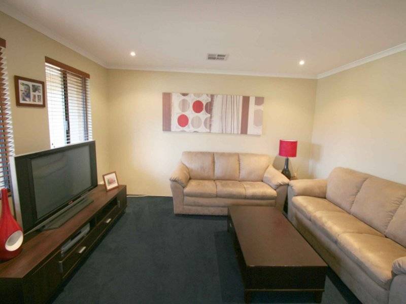 4 Flametree Lane, Greenwood WA 6024