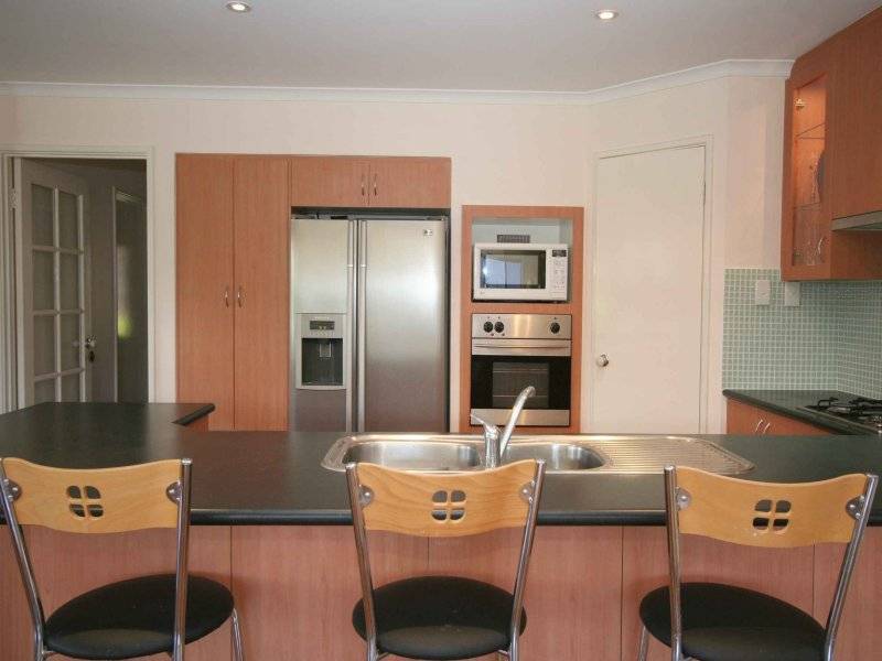 4 Flametree Lane, Greenwood WA 6024