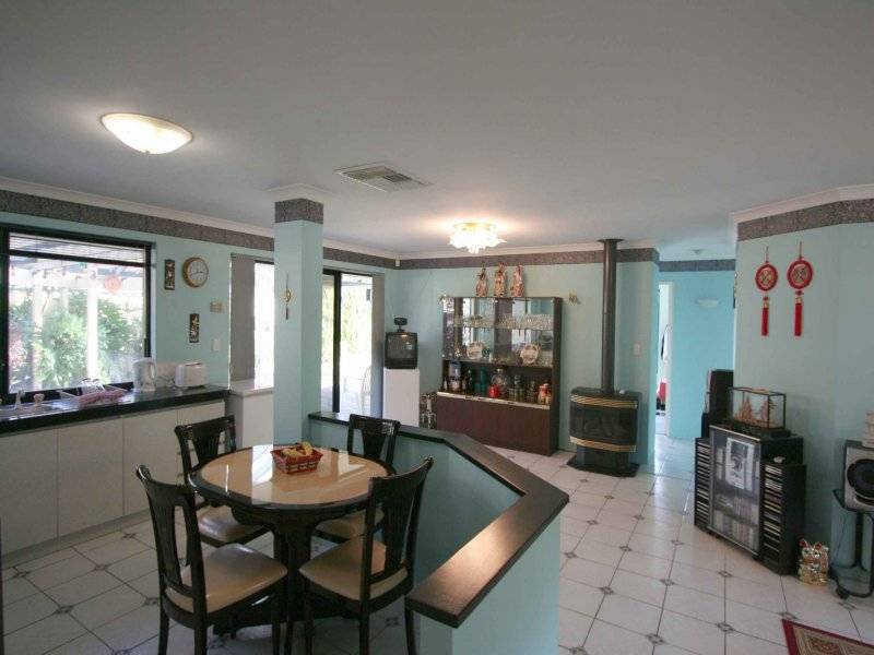 5 Carlsbad Court, Ballajura WA 6066