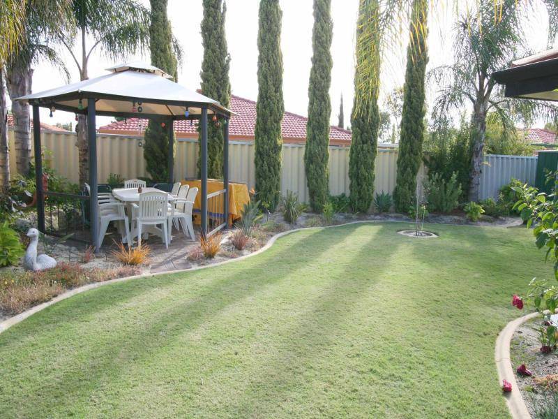 5 Carlsbad Court, Ballajura WA 6066