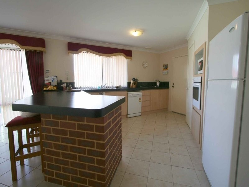 71 Abbotswood Drive, Landsdale WA 6065