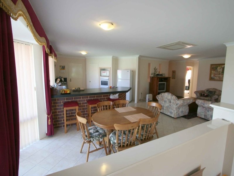 71 Abbotswood Drive, Landsdale WA 6065