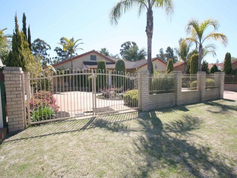 239 Summerlakes Parade, Ballajura WA 6066