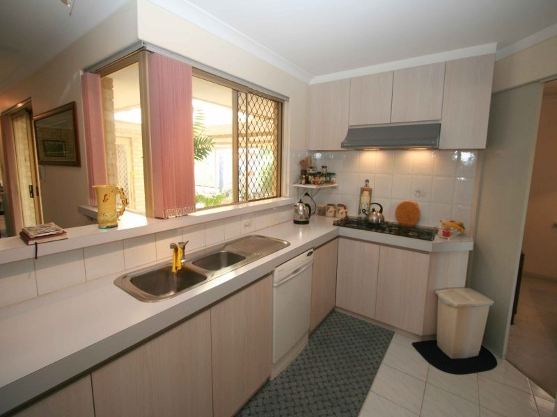 239 Summerlakes Parade, Ballajura WA 6066