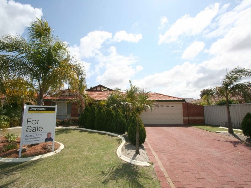4 Kareena Place, Ballajura WA 6066