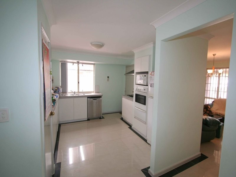 4 Kareena Place, Ballajura WA 6066