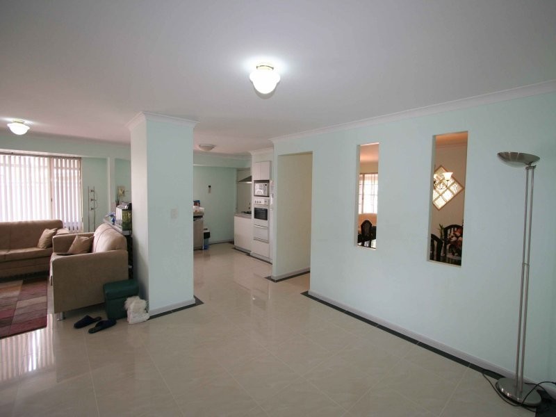 4 Kareena Place, Ballajura WA 6066