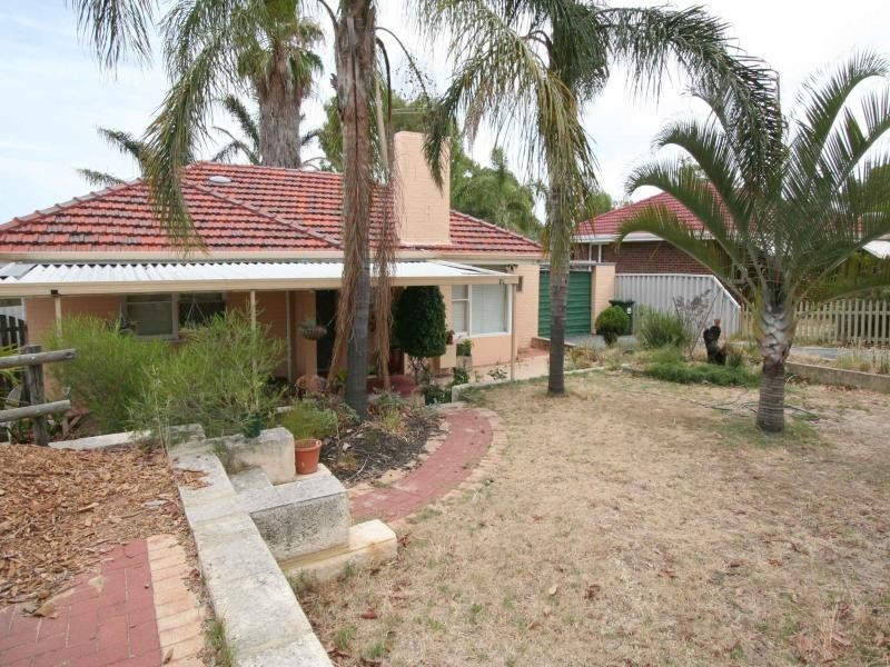 27 Mentone Road, Balga WA 6061