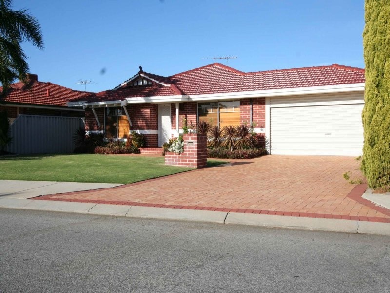 8 Guadalupe Drive, Ballajura WA 6066