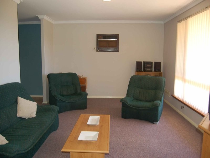 2 Yanna Place, Wanneroo WA 6065