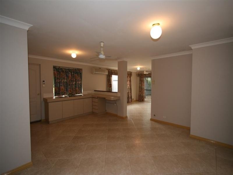 27 Mandilla Parade, Ballajura WA 6066