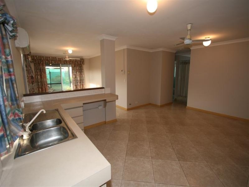 27 Mandilla Parade, Ballajura WA 6066