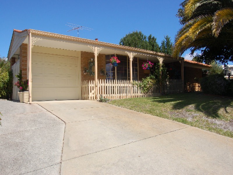 3 Knollwood Court, Ballajura WA 6066