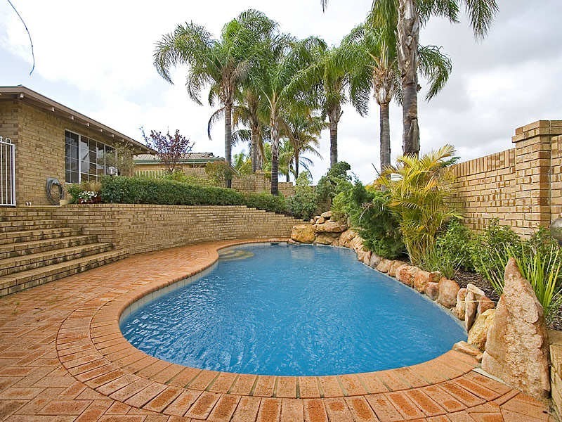 213 Summerlakes Parade, Ballajura WA 6066