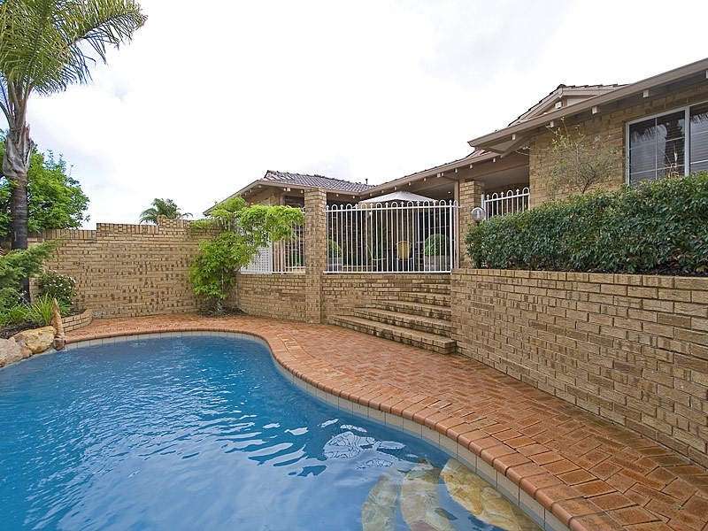 213 Summerlakes Parade, Ballajura WA 6066