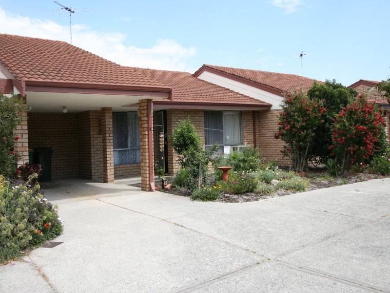 2/11 Gibson Street, Morley WA 6062