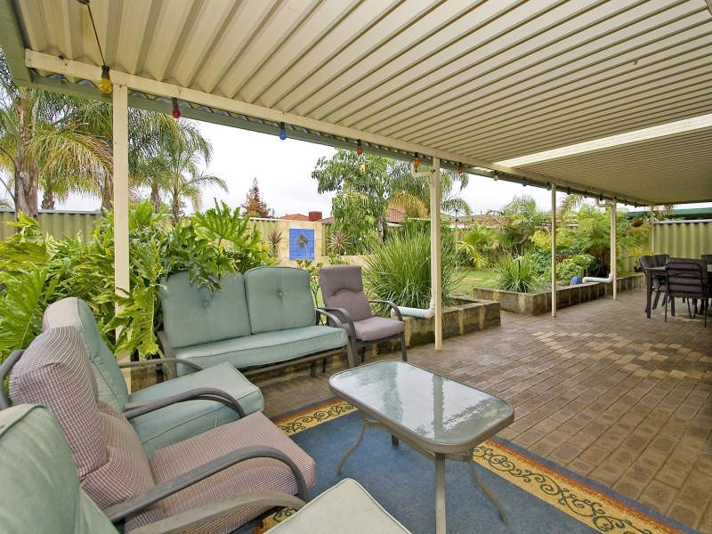 37 Woodleigh Gardens, Ballajura WA 6066