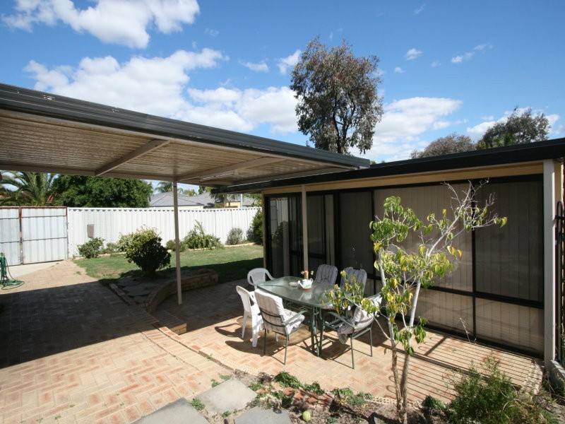 36 Watheroo Court, Ballajura WA 6066