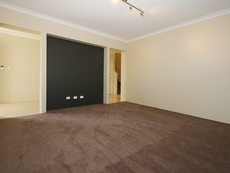 61 Hookstone Drive, Landsdale WA 6065