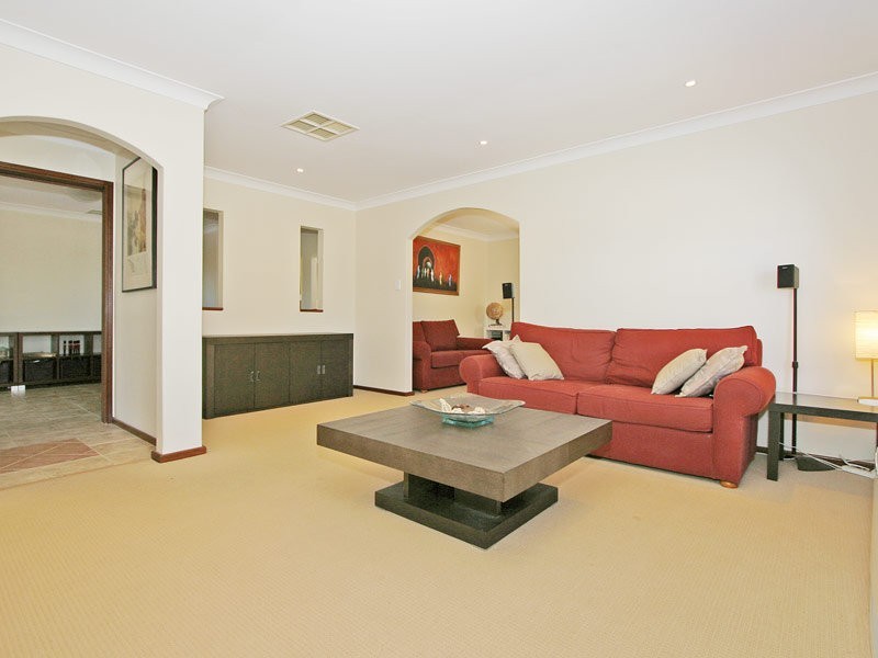 1 Doon Way, Hamersley WA 6022