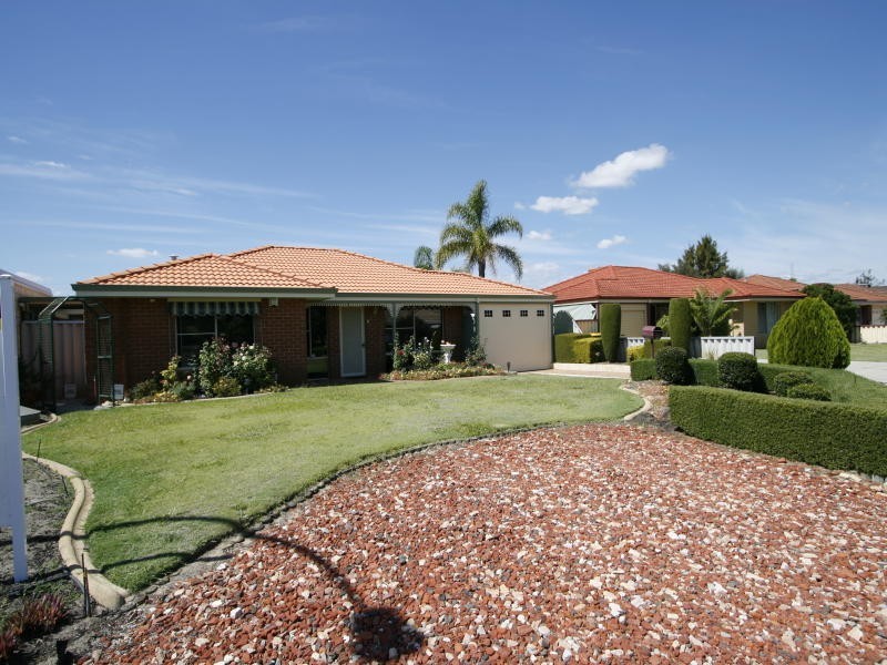 25 Madura Close, Ballajura WA 6066