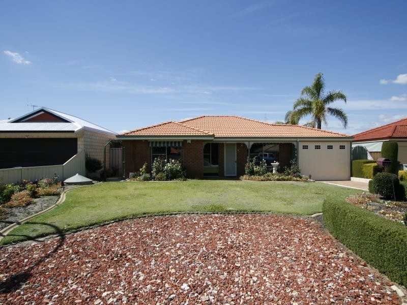 25 Madura Close, Ballajura WA 6066