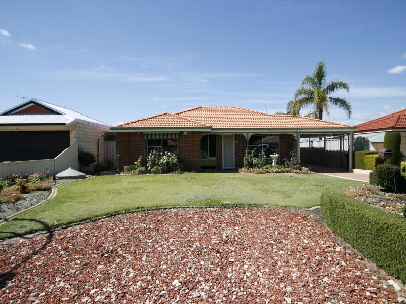 25 Madura Close, Ballajura WA 6066