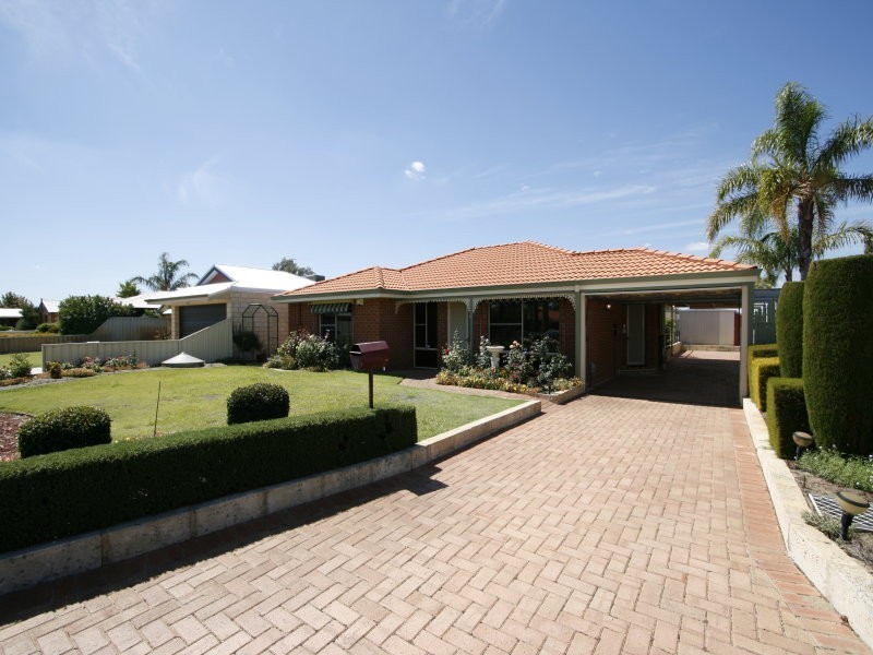 25 Madura Close, Ballajura WA 6066