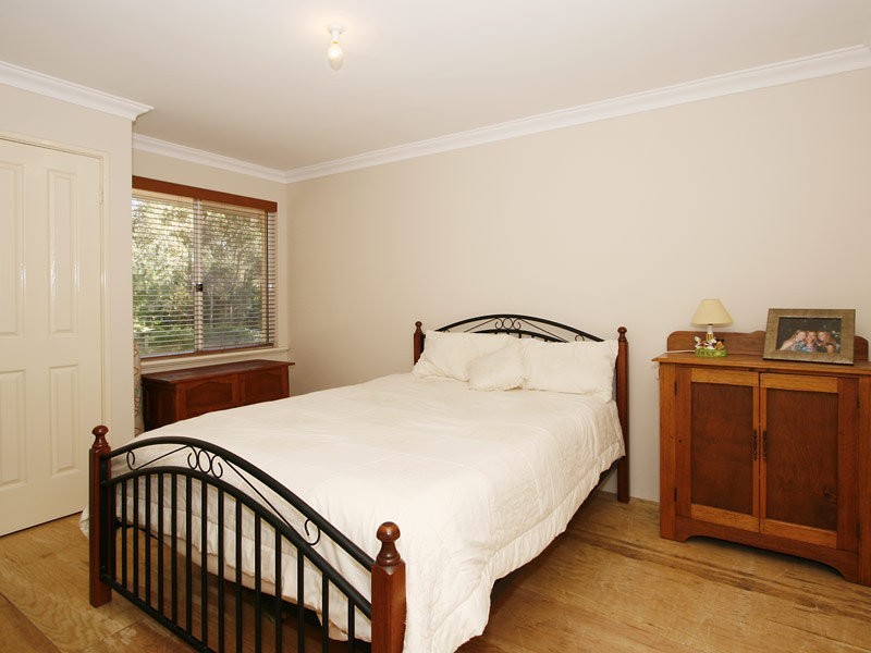 5 Jacaranda Drive, Wanneroo WA 6065