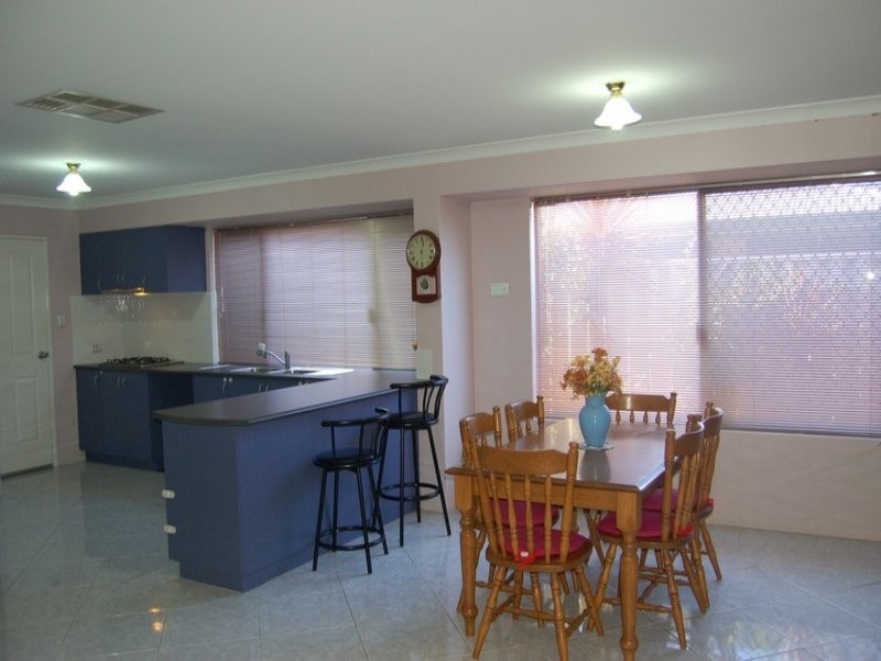 15 Hillwater Promenade, Beechboro WA 6063