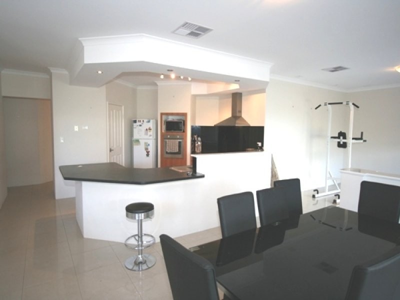 17 Brussels Circuit, Port Kennedy WA 6172